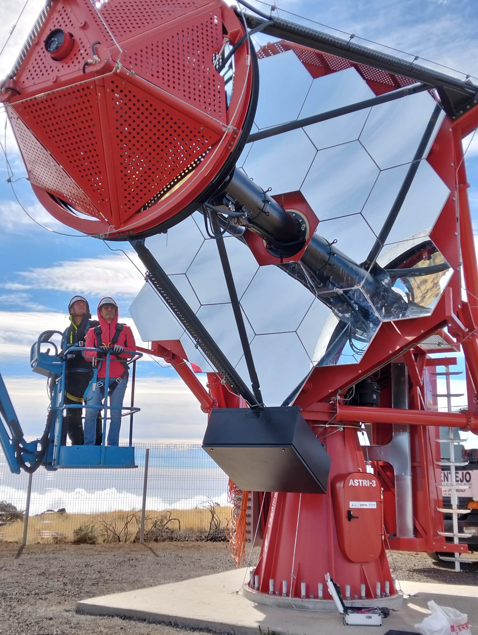 Mounting_camera_ASTRI3 Mounting of the Cherenkov camera on the ASTRI-3 telescope